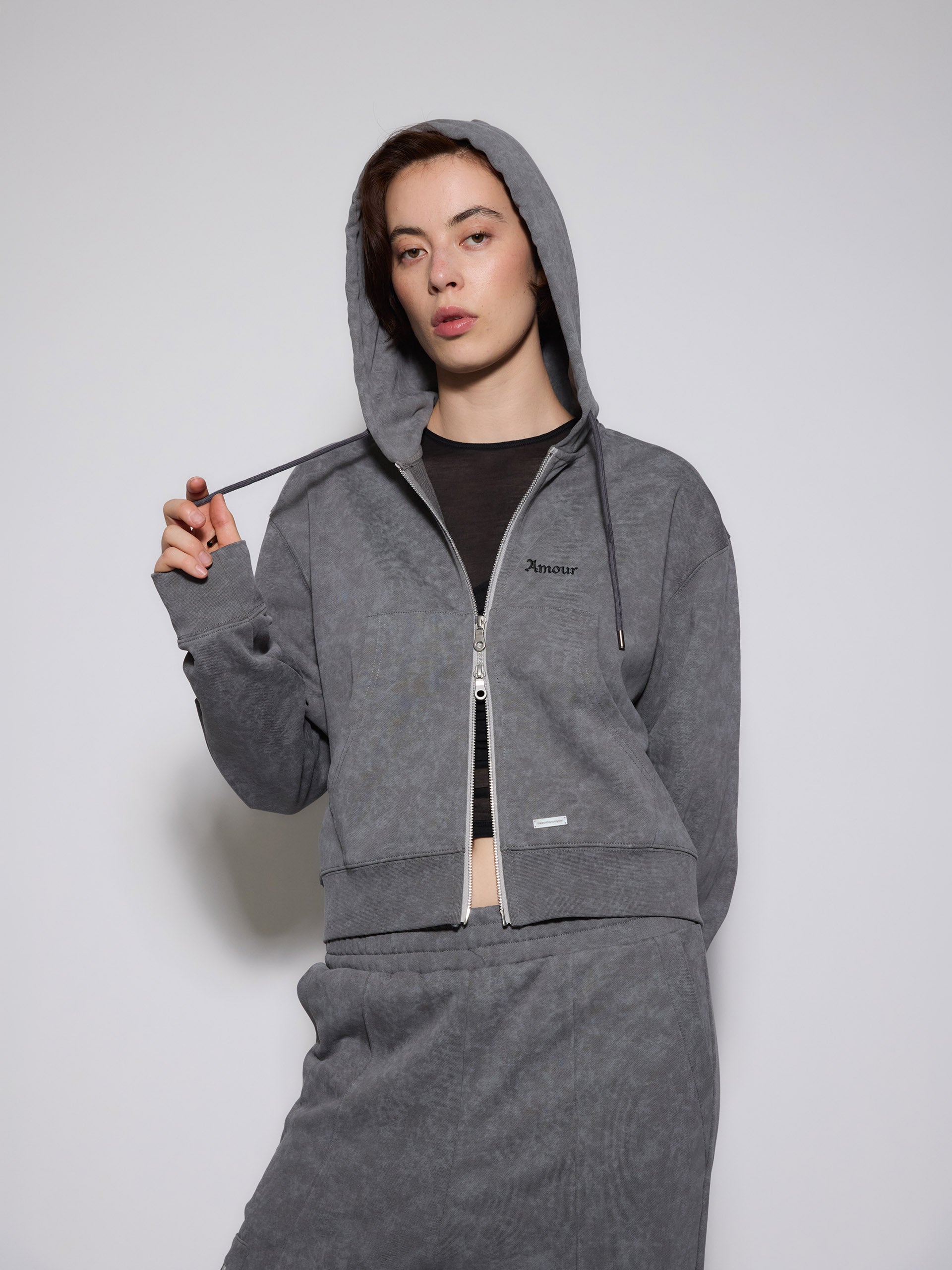 AMOUR Cropped Hoodie