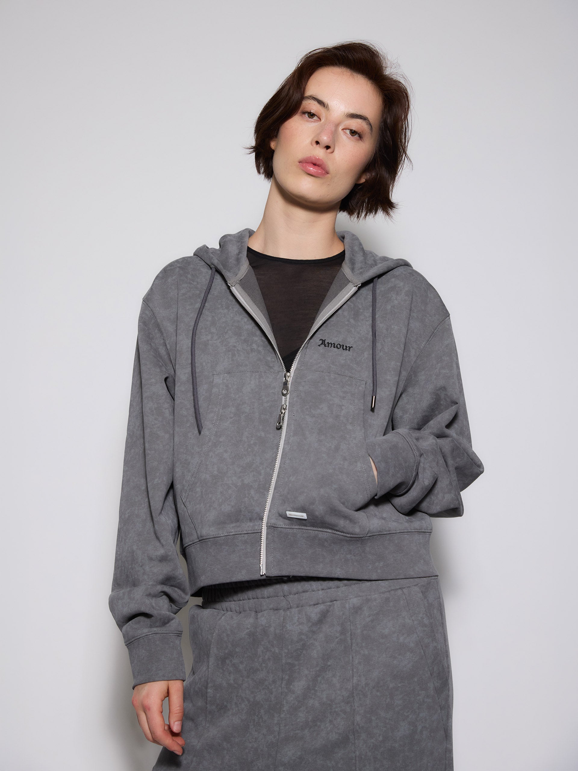 AMOUR Cropped Hoodie