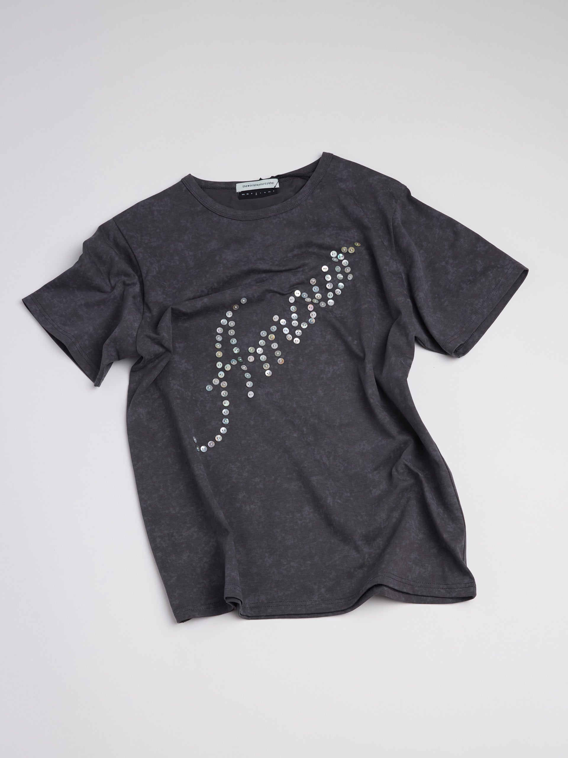 AMOUR Tee
