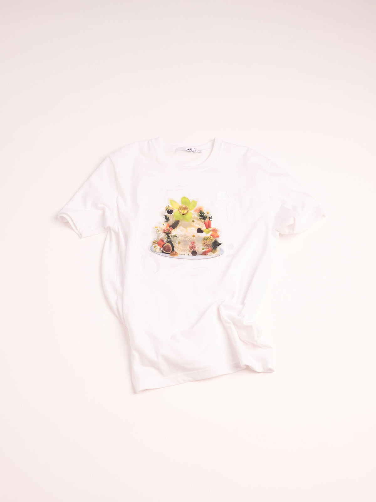 Embroidered Queremos Pasteles Cake Patch Tee