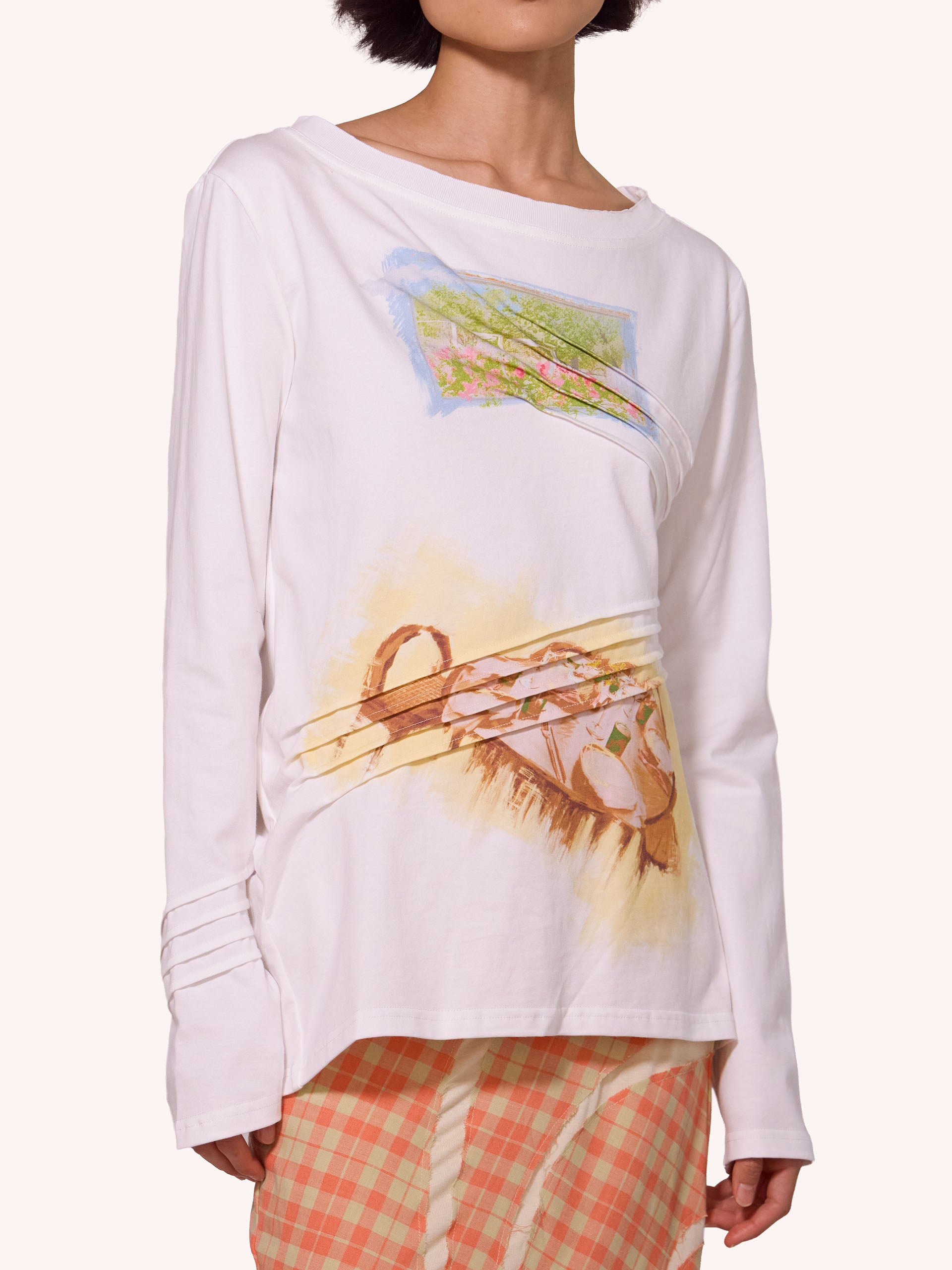 “LENS” PRINTED & PLEATED LONG-SLEEVE T-SHIRT