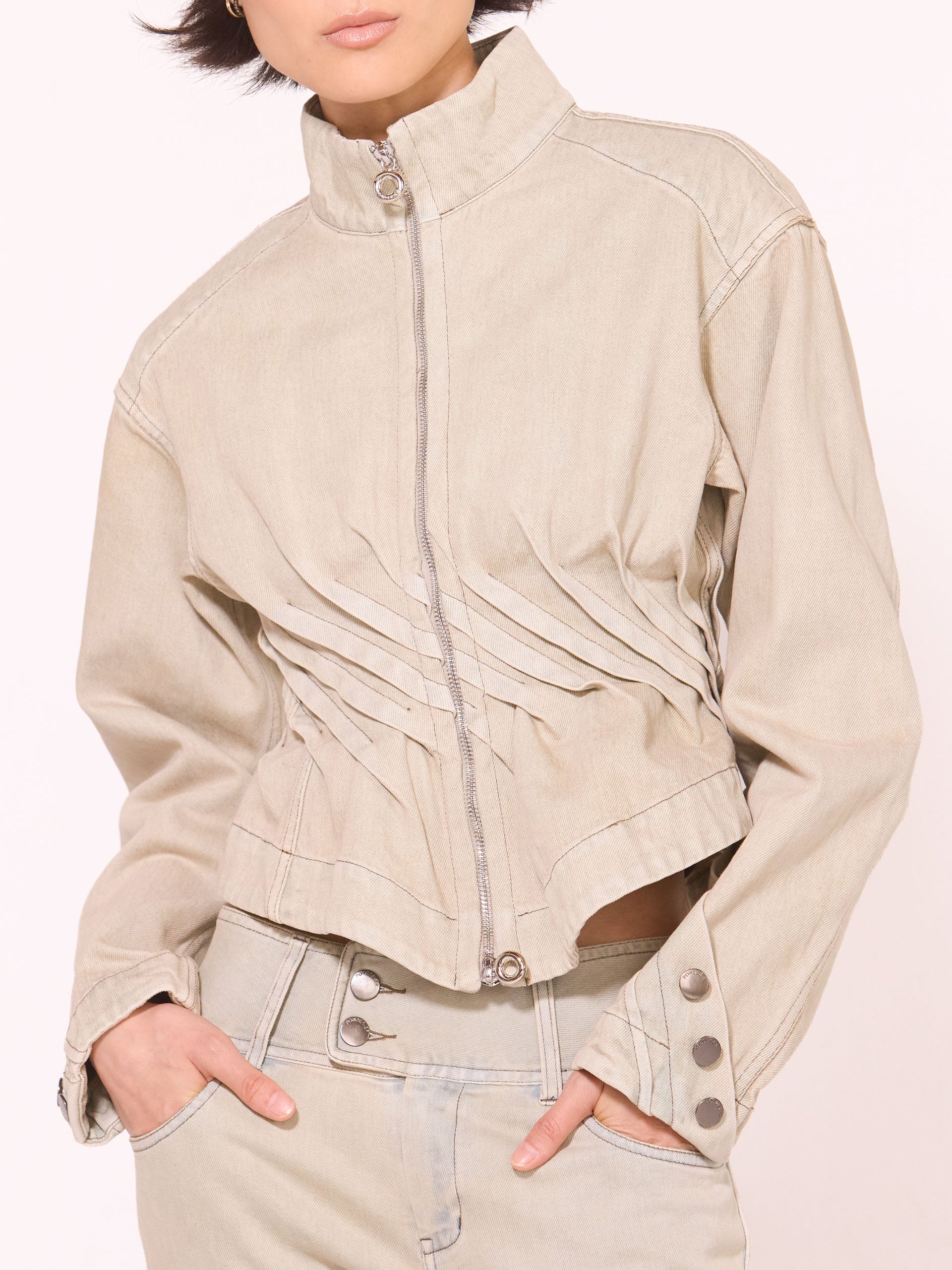 “WRING” PLEATED DENIM JACKET