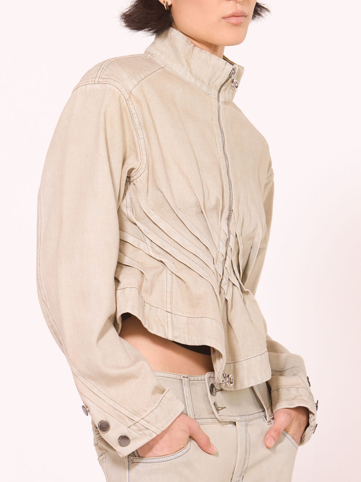 “WRING” PLEATED DENIM JACKET