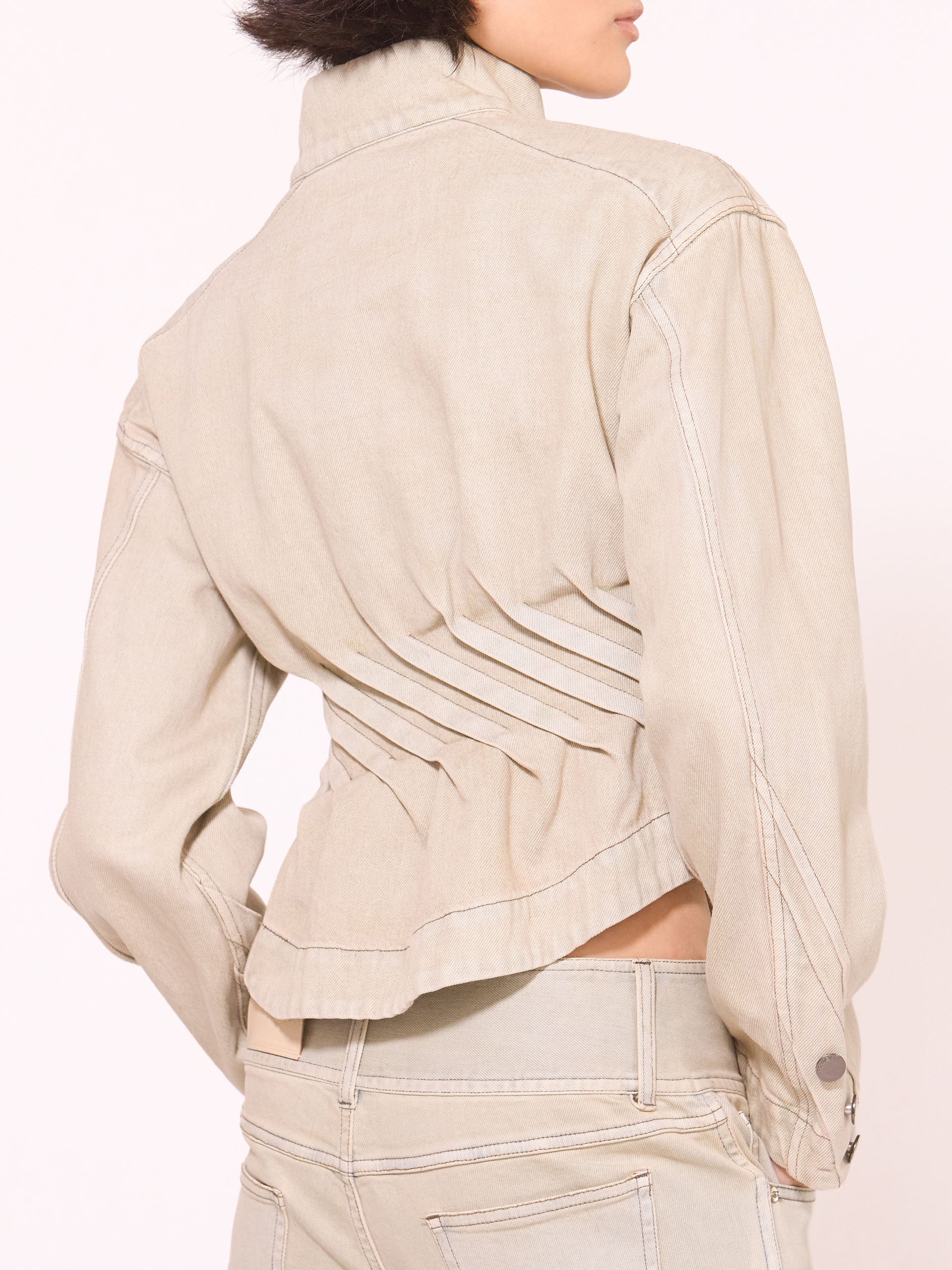 “WRING” PLEATED DENIM JACKET