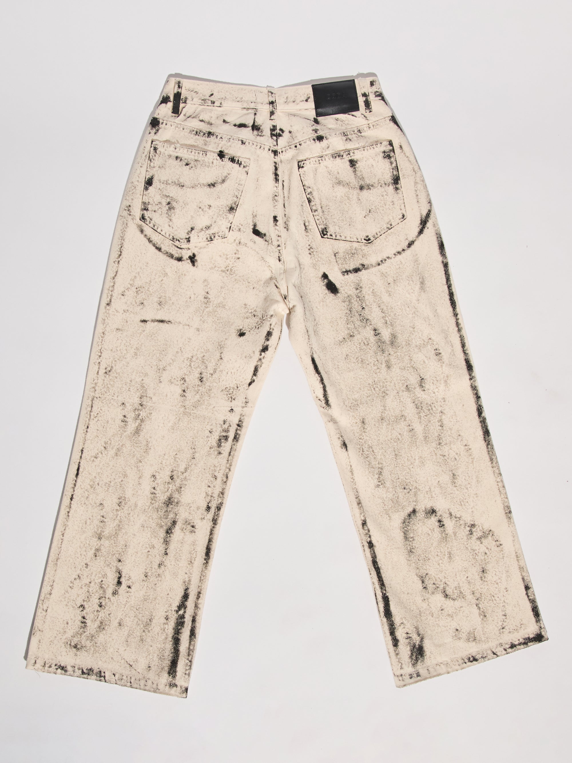 Dual Exposure Break Cut Straight Jeans