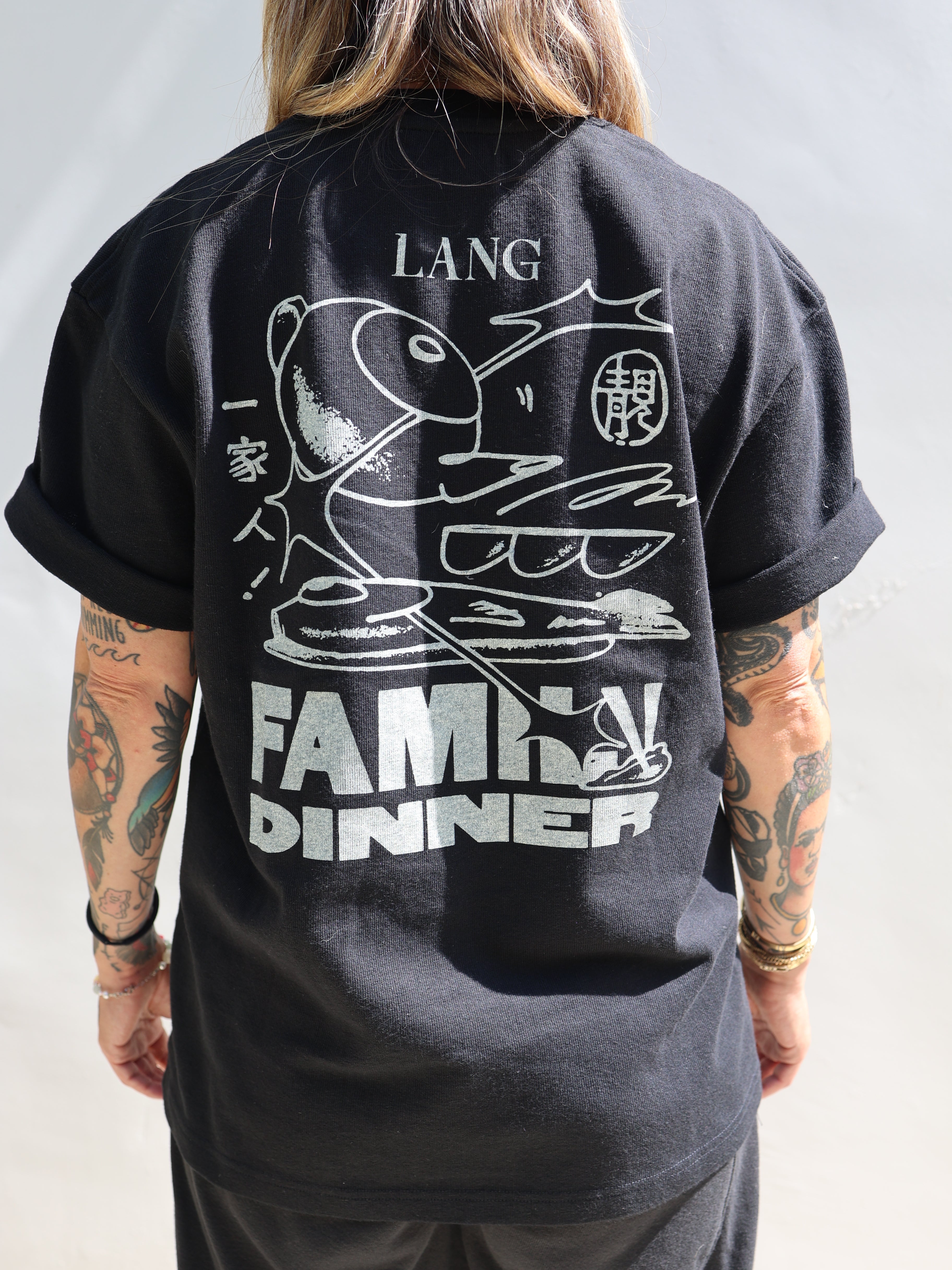 Tシャツ・カットソー WOOALONG Lettering detail Tshirt CHARCOAL WF2DHT393CH BLACK T-SHIRT WITH ICONIC WHEEL PRINT